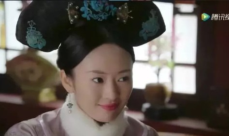 《如懿传》里“高Siri”的婴儿肌真能打,摆臭脸都让人恨不起来!