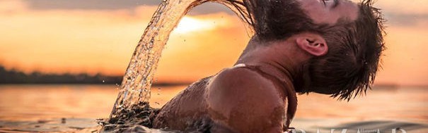 男生模仿女生的招牌动作，到底有多雷