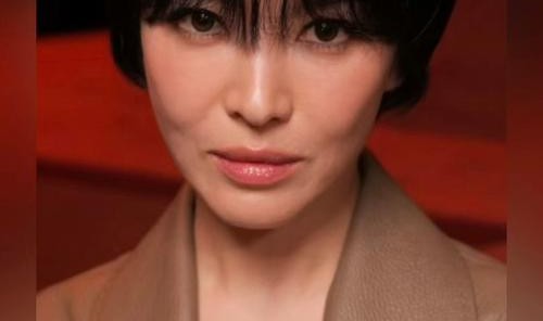 37岁宋慧乔依旧靓丽如初，网友：为什么她好像不会老？