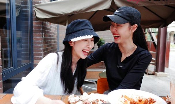 小婉管乐简直就是“我和怨种闺密”现实版