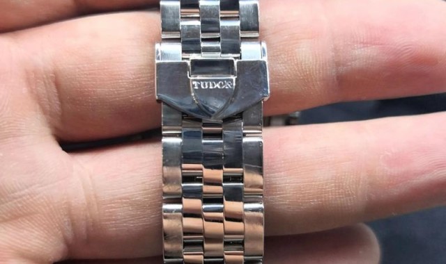 第一次在新款出来后这么快入手，帝舵骏珏系列大日历腕表