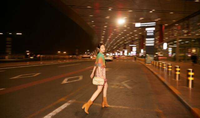 李纯出发前往戛纳电影节,开启电影节之旅