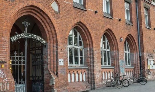 老邮局改造重生，成为复古居家杂货店