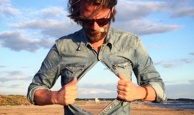 这名脑动大开的男子，最爱把自己神PS