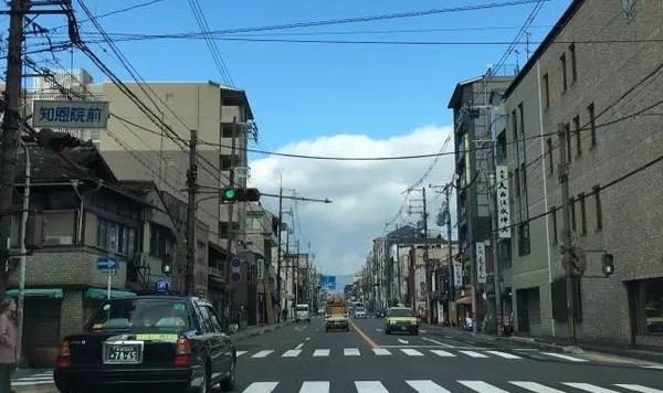 京都有座小众寺庙，需提前1个月预约，进门还要抄经书，但很多人都为了它再去一次京都