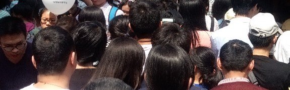 白沟箱包厂图片,河北保定白沟箱包产业集群发展优势明显