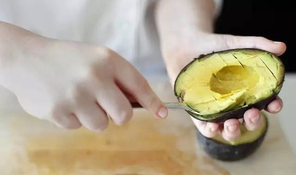 牛油果的正确打开方式~