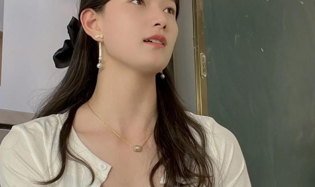 这位00后乡村老师，怎么有“两幅面孔”？