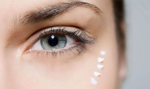 杨幂马思纯迷惑行为大赏,眼周肌从不受衰老定律?