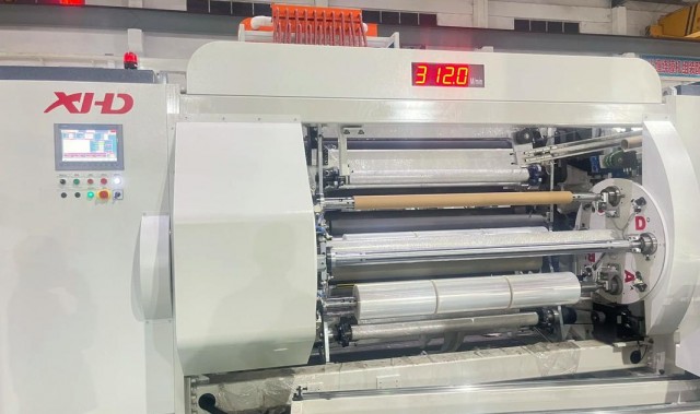 缠绕膜机器生产厂家,胶带机械厂生产缠绕膜和胶布机组件