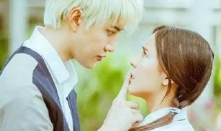 看了四遍的剧还想看第五遍，只为舔屏这位小鲜肉的颜！