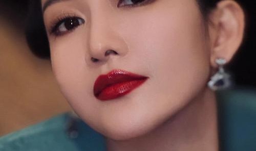 别再为年底Party化什么妆犹豫了，王鸥版猫女妆帮你做决定！