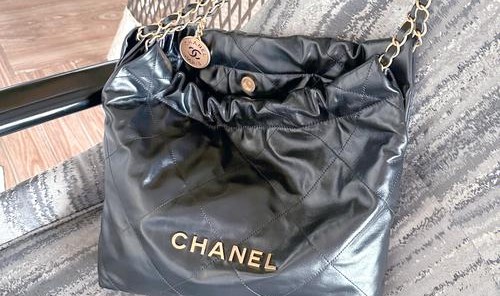 VIC都买不到的“限量版”包，他们人手一支？