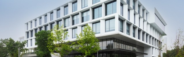 雅诗兰黛夜愈节律修护科学峰会暨夜愈之力:夜间护肤科学专项白皮书启动重磅举行