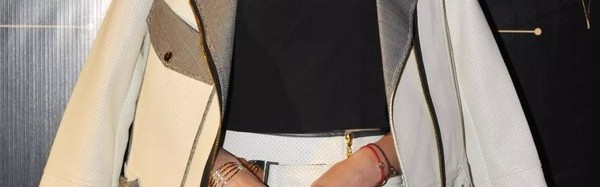 机车夹克穿上身,周秀娜不靠胸器一样可以美翻天!