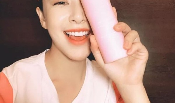 还在用最贵的化妆品熬最晚的夜？范冰冰阚清子教你如何精致地熬夜！