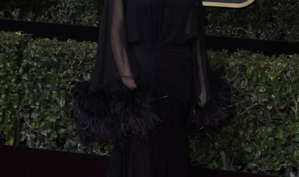 为了伸张女性的权利，整个时尚圈都“黑化”了