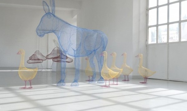 轻盈如童话的铁丝网雕塑