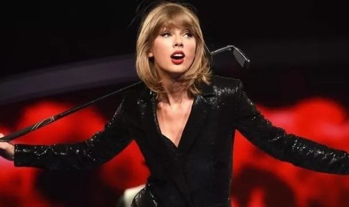 文咏珊大聊包包经，姚晨，刘雯，迪丽热巴有了时尚新暗号！【芭九不离时髦】