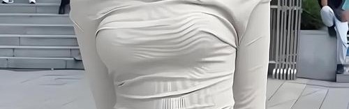 33岁，出道13年，她终于火出圈了？