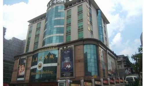 东莞批发包包的市场什么名字,广州最大箱包市场桂花岗座落成