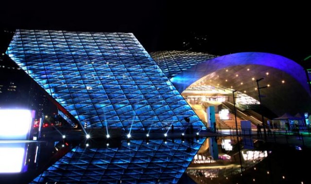 首个“春夏”深圳时装周即将优雅绽放