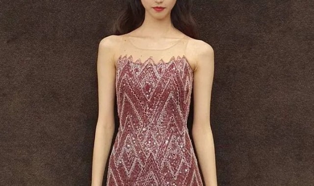 原来我离顶流女团就差一双袖子？