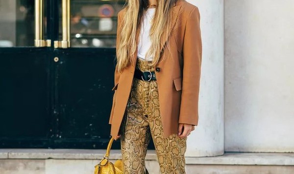 哔哔！有人拿“假”包？