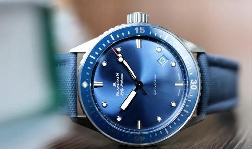 心系海洋 优雅律动 宝珀五十噚现代款潜水腕表对比测评