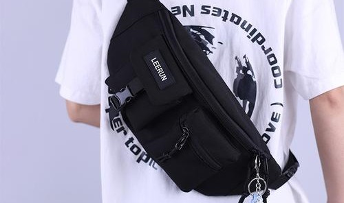 学生斜挎包推荐,韩式斜挎包时尚大方彰显男性追随时尚步伐