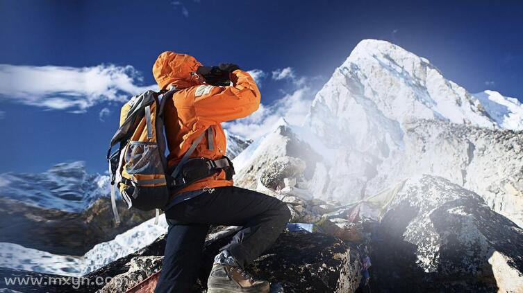 梦见登山