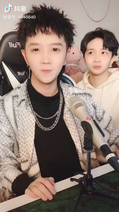 八字三金的人好吗-算命命里有三金是什么一意思
