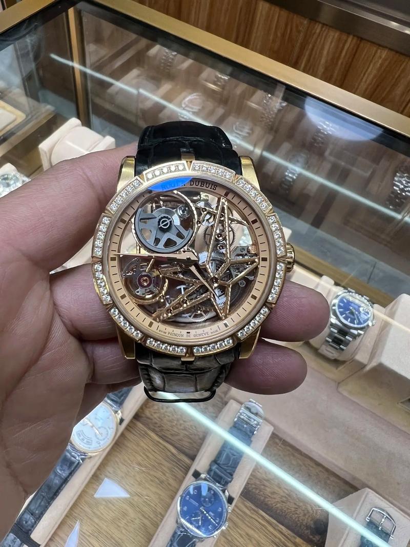 Roger Dubuis 罗杰杜彼 经典王者登峰钜献,“超级腕表”创奇世界