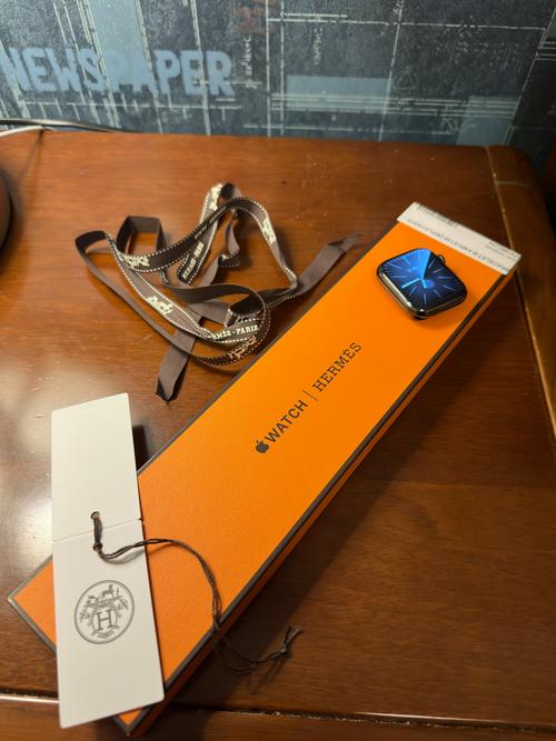 Hermès 推出特别款 Apple Watch 表带