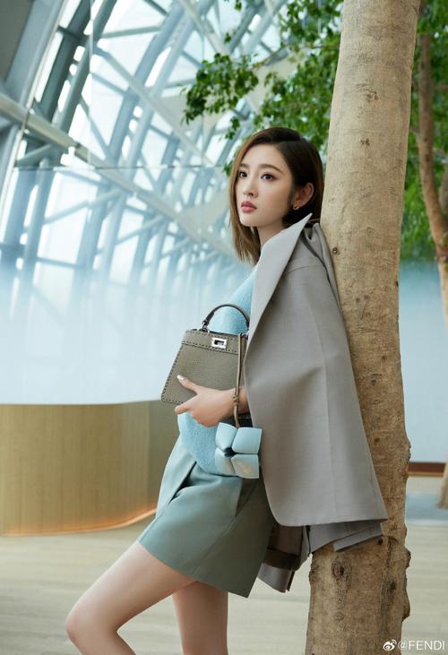 FENDI 2021春夏女士系列大片 唐艺昕与薇娅倾情演绎Sunshine Shopper手袋