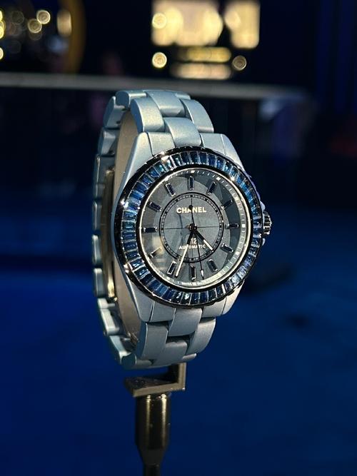 香奈儿 J12 腕表 ETERNAL INSTANT 《分秒即永恒》