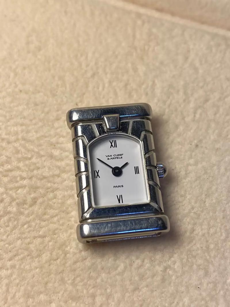 卓越的情人之桥:Van Cleef & Arpels 梵克雅宝奏响爱之颂歌
