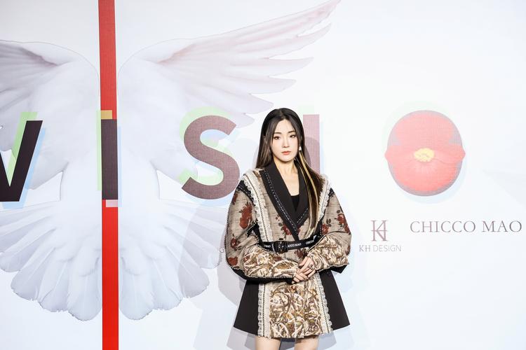 时尚芭莎90秒 |“毛孩子”们的幸福生活!