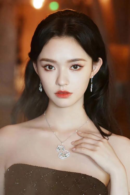 新晋白月光,为什么是她?