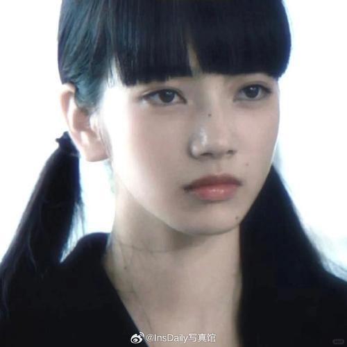 你以为的小松菜奈“厌世脸”，却是菅田将晖眼中的爱！