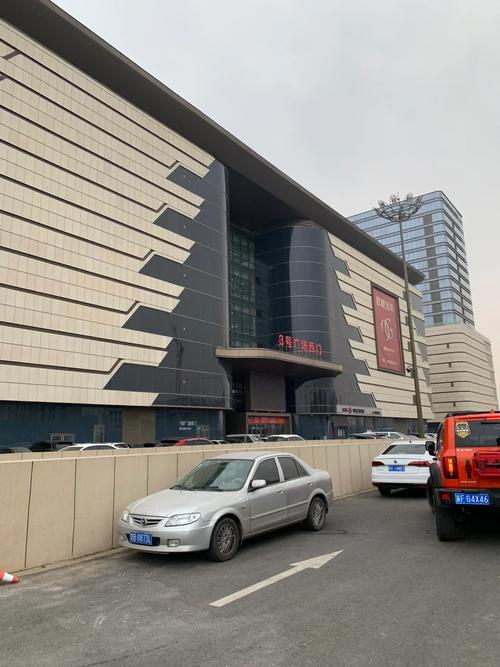 北京市箱包批发,广州北京路有两个服装批发市场吗?