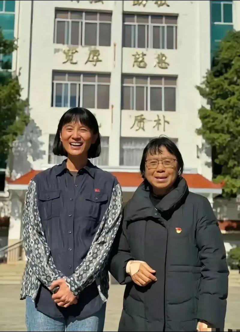 一位乡村女校长,带领一所乡村小学“复活”