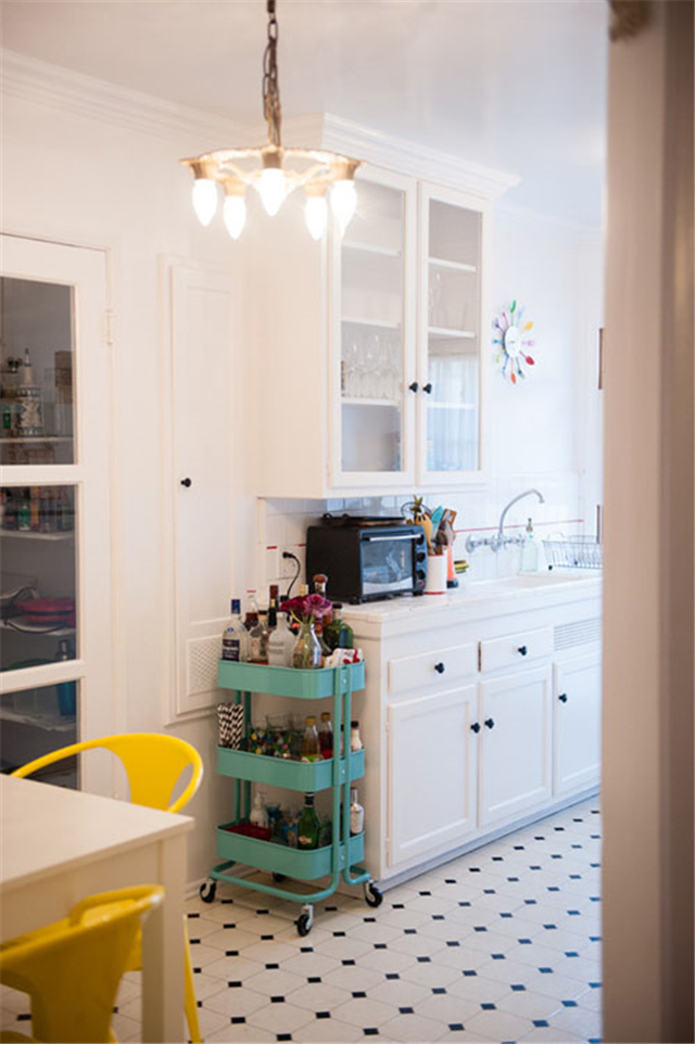 colorful-retro-apartment3