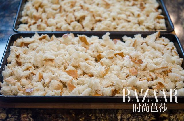 classic-bread-stuffing-040