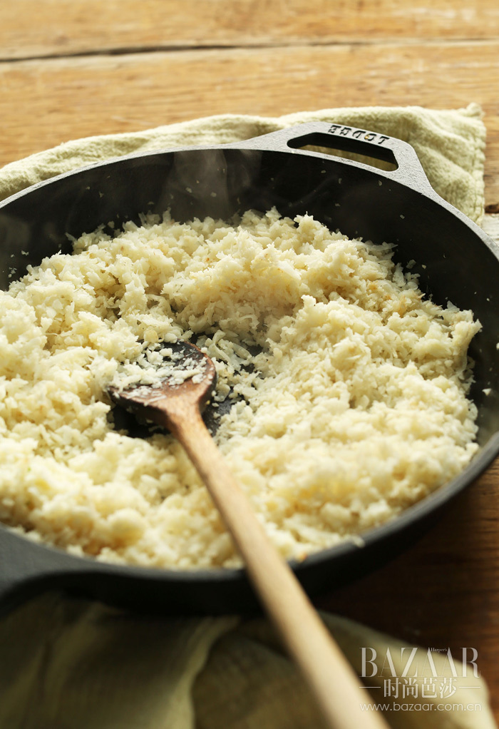 adaymag-how-to-make-cauliflower-rice-05