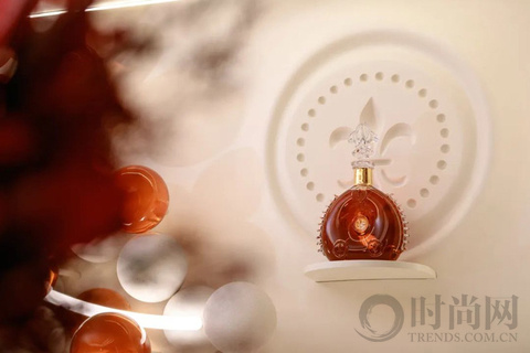 V ARE TRENDS 时尚家宴 —— 时尚和朋友们共同开启下一个时尚30年