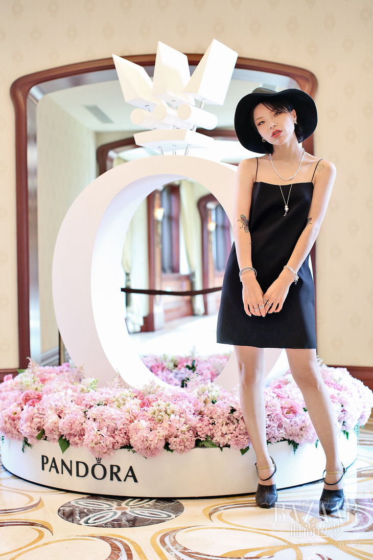 著名造型师张家衣受邀参加PANDORA 2016迪士尼系列发布会