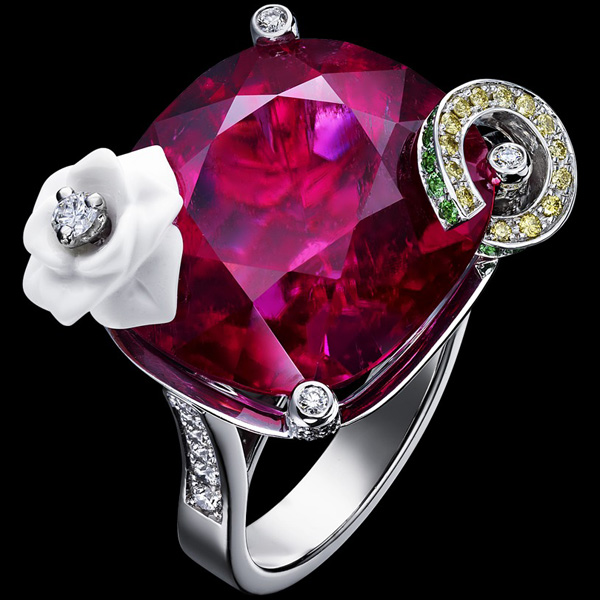 Piaget(伯爵)全新奢华Limelight鸡尾酒指环