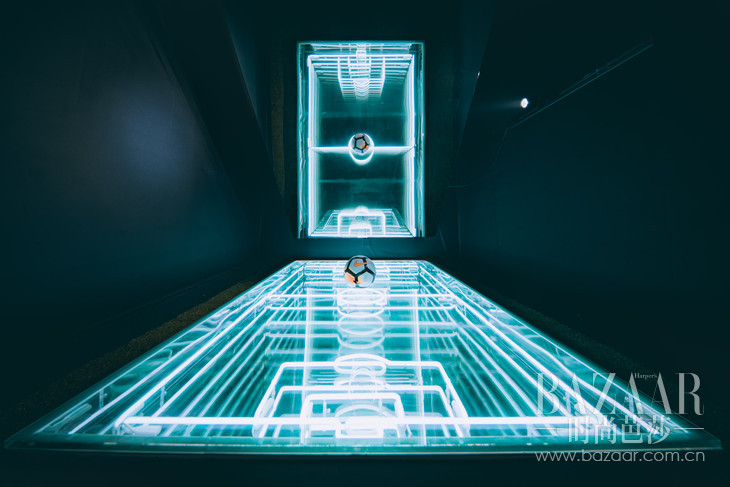 艺术家Juno Shen 用以足球启发而设计的艺术装置1