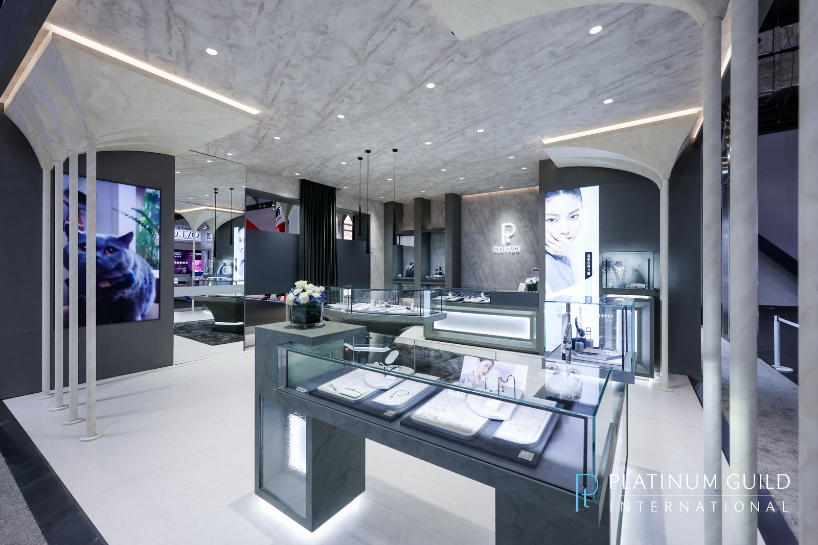 C:UserslenovoDesktop4.13新闻稿4.2023「铂金时刻」系列新品.jpg4.2023「铂金时刻」系列新品